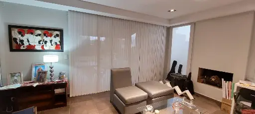 Banda Vertical Traslucida